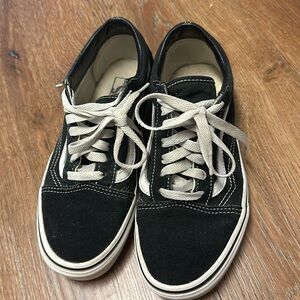 Vans Old Skool Size 7 Black and White